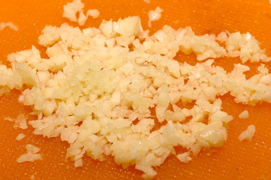 Garlic to remove parasites